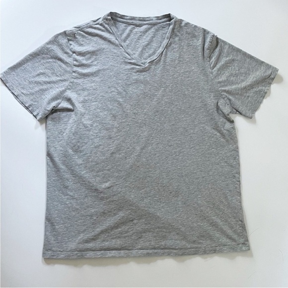 Vince Pima Cotton Essential V-Neck T-Shirt Heather Grey Size L - Picture 3 of 7